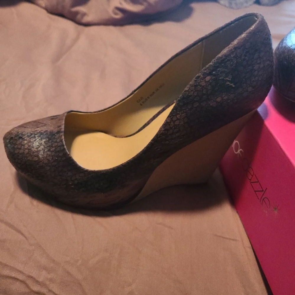 Heels - Picture 5 of 6